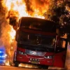 Bus Makmur Rute Dumai–Medan Hangus Terbakar di Labura, Jalinsum Lumpuh Total